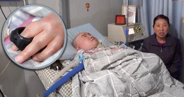 صيني مشلول يهندس مزرعة ذكية ويطلق شركة ناشئة بإصبعين وقدم