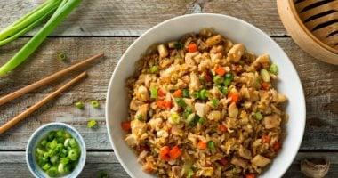 الأرز بالخضار على طريقة المطاعم سر النكهة الفاخرة بخطوات بسيطة