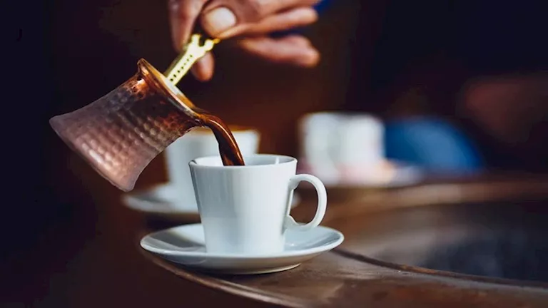 دراسة حديثة تكشف تأثير الكافيين في تخفيض الدهون والوزن ومعدل السكري