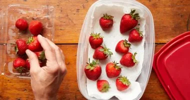 أفضل طريقة لتخزين الفراولة لعصائر رمضان استغلوا الموسم بذكاء