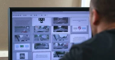 ضبط روسي بجاكيت كاميرا للغش في امتحان القيادة