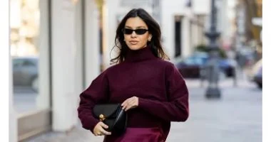 البرجاندي موضة 2026 أتقني فن ارتداء اللون العنابي لإطلالة جذابة بالمناسبات