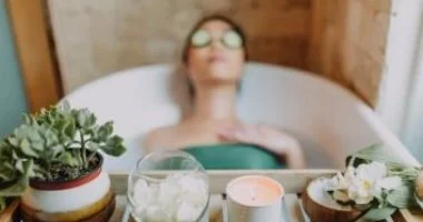 الزيوت العطرية والروائح الطبيعية وصفة أخصائي نفسي لتعزيز السعادة والتركيز