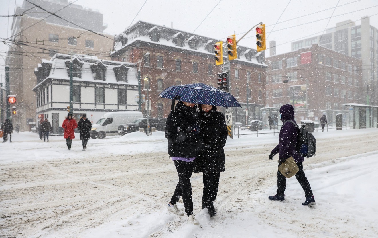 إغلاق المدارس في منطقة تورونتو الكبرى بسبب تساقط ثلوج كثيفة