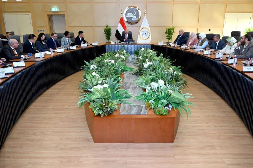 مصر تطلق خطة 10 مليارات دولار لتشييد أضخم مجمع صناعي