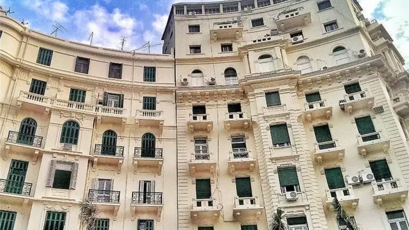 «خطوة نحو الاستقرار!» شروط ومعايير الأهلية للتسجيل في برنامج السكن البديل لمستأجري العقود القديمة