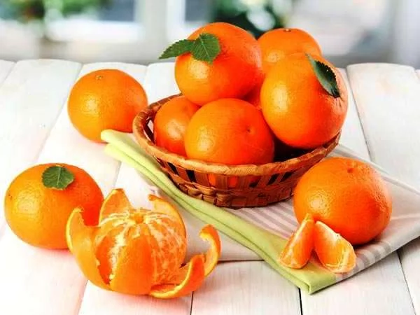 «دليلك لفيتامين سي» البرتقال واليوسفي: اكتشف الفروقات الجوهرية وكنوز الفوائد الصحية لكل منهما