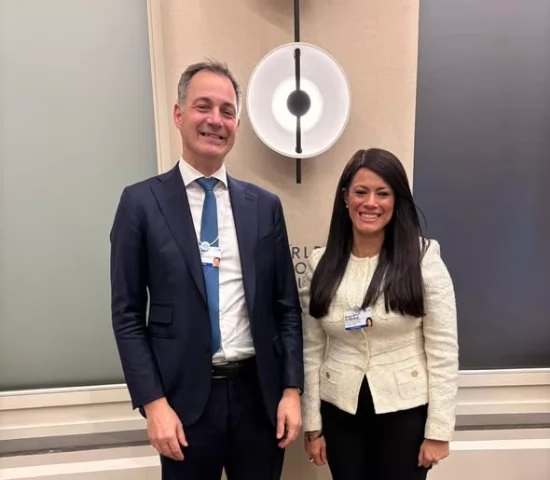 «دعوة لتوسيع مبادرات التمويل المختلط في القطاع الخاص» ضرورة التأكيد على أهمية تطوير استراتيجيات جديدة لتعزيز الاستثمارات ودعم النمو الاقتصادي.