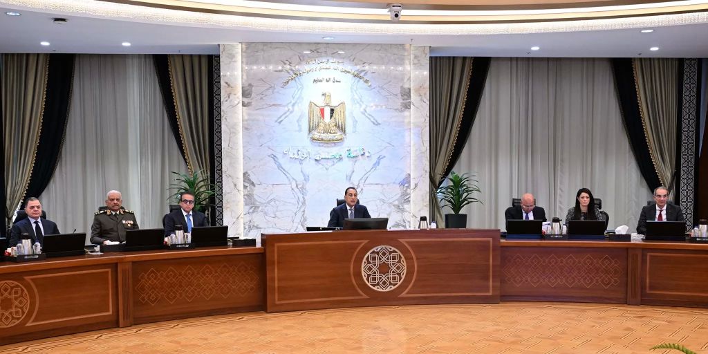 رئيس الوزراء يؤكد على أهمية جذب الاستثمارات الأجنبية في قطاع السيارات والصناعات المرتبطة بها