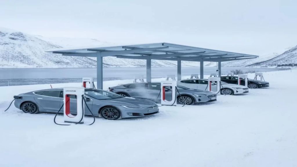 ارتفاع مبيعات السيارات الكهربائية في النرويج إلى 96% بحلول عام 2025