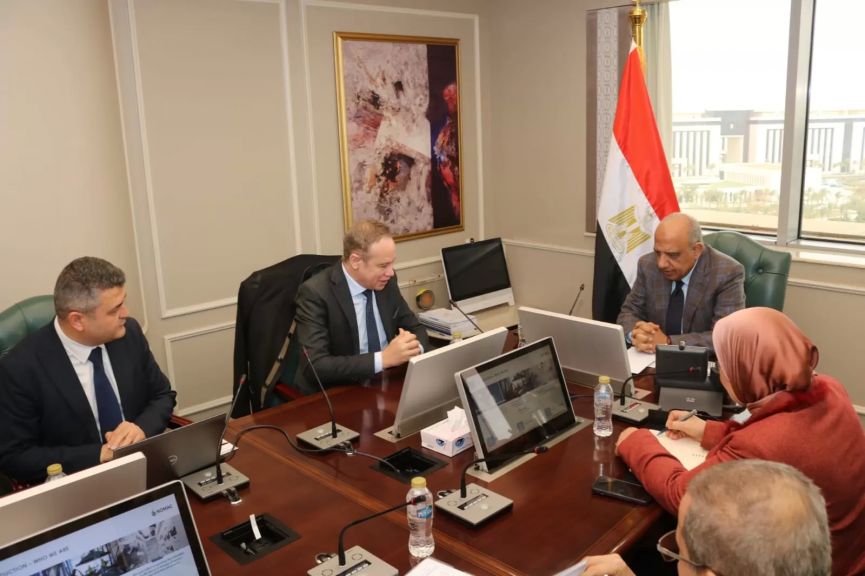 وزير الكهرباء يناقش مع أكوا باور السعودية سبل تعزيز التعاون في الطاقة المتجددة ودعم الشبكة