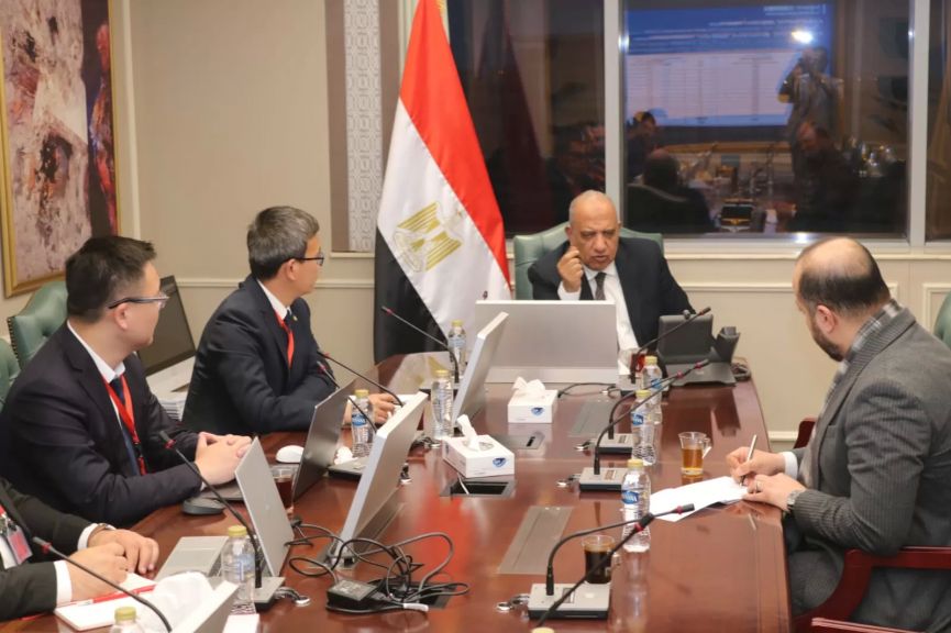 وزير الكهرباء يبحث التعاون مع صاني الصينية لتوطين صناعة توربينات الرياح
