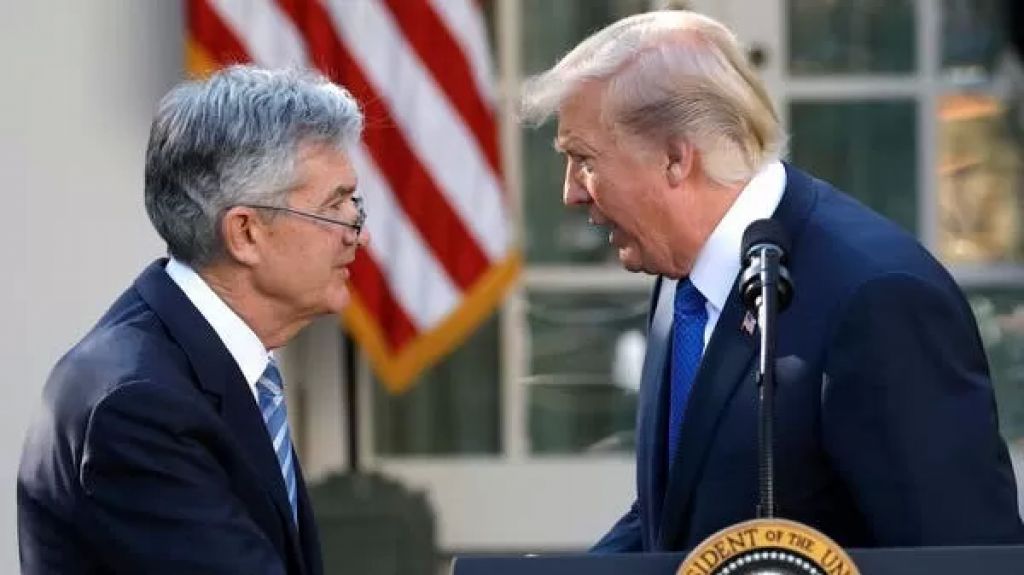 ترامب يربط استمرار باول بالفيدرالي بعد 2026 بـ “عدم السعادة”