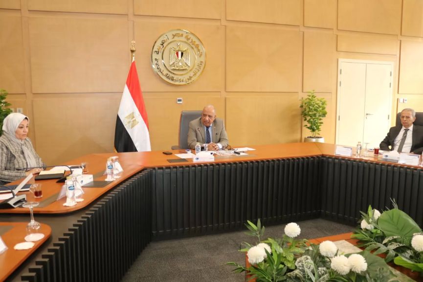 وزير الكهرباء يترأس اجتماعًا استراتيجيًا لمتابعة مستجدات مشروعات الطاقات المتجددة