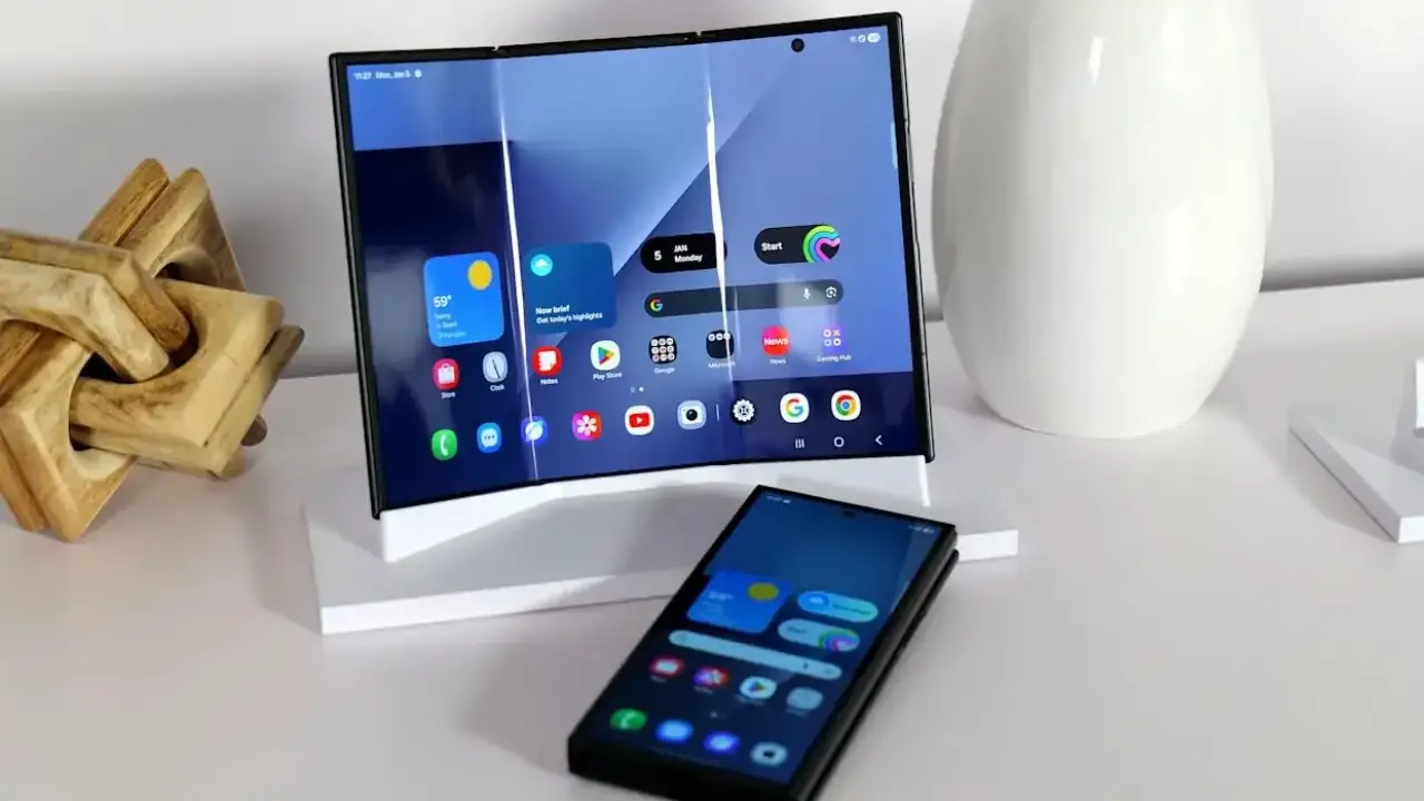 سامسونج تقلب الموازين بتصميم ثلاثي الشاشات ينهي حقبة الهواتف التقليدية ومواصفات ثورية