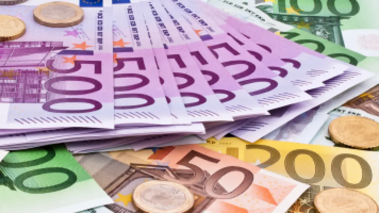 صدمة اليورو تهز حسابات المدخرين أمام الجنيه في ختام تعاملات الأربعاء