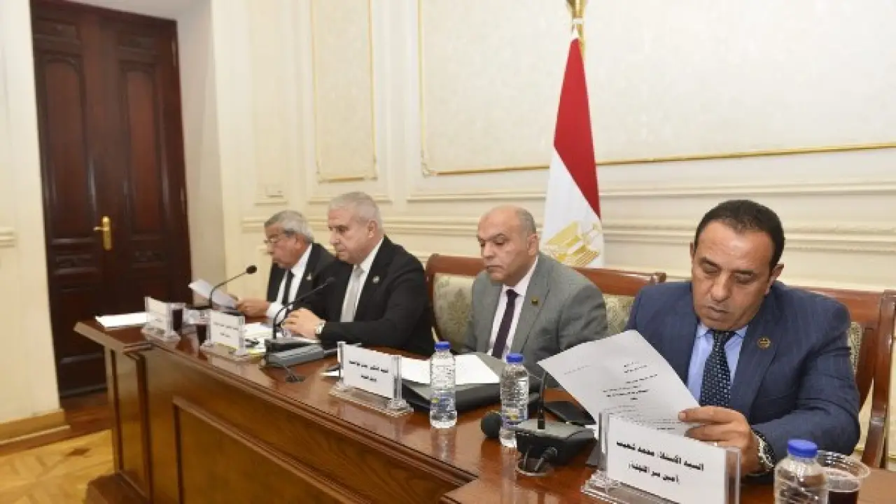 نهر النيل: البرلمان يتدخل بقرار تاريخي لإنهاء التعديات وحسم مصير ملايين المخالفين