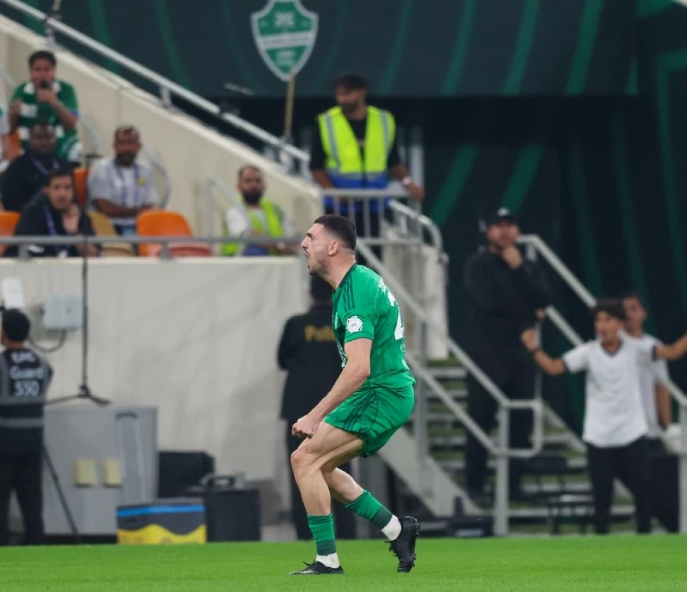 الأهلي يحقق فوزًا مثيرًا على النصر في مباراة مشوقة