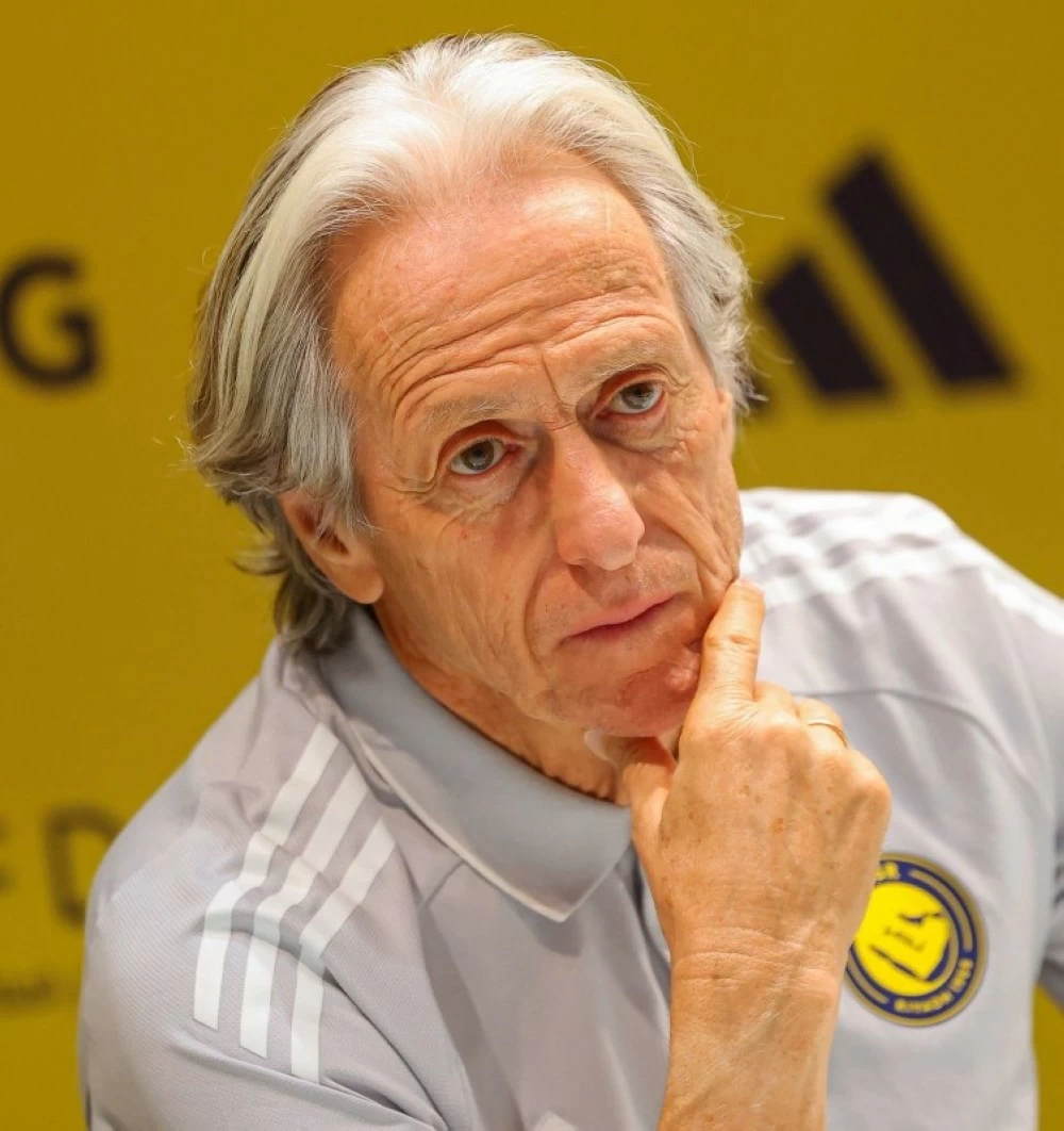 صدام الهلال والنصر يضع ثقة النصراويين بالمدرب جيسوس على المحك