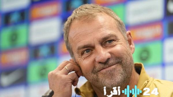 هانز فليك يتحدث في مؤتمر صحفي قبيل مواجهة راسينغ سانتاندير في ثمن نهائي كأس الملك