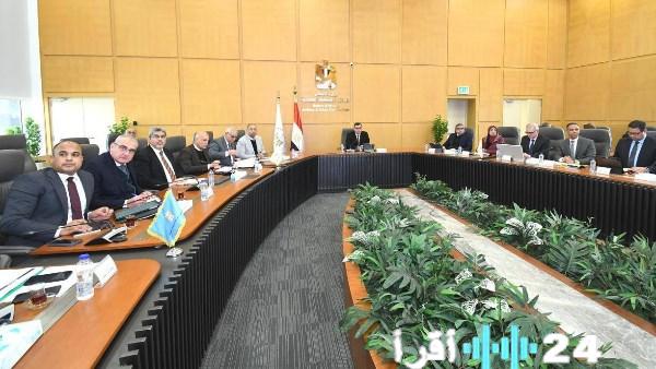 وزير الإسكان يراقب تسريع تسليم مشروعات الإسكان بالمدن الجديدة