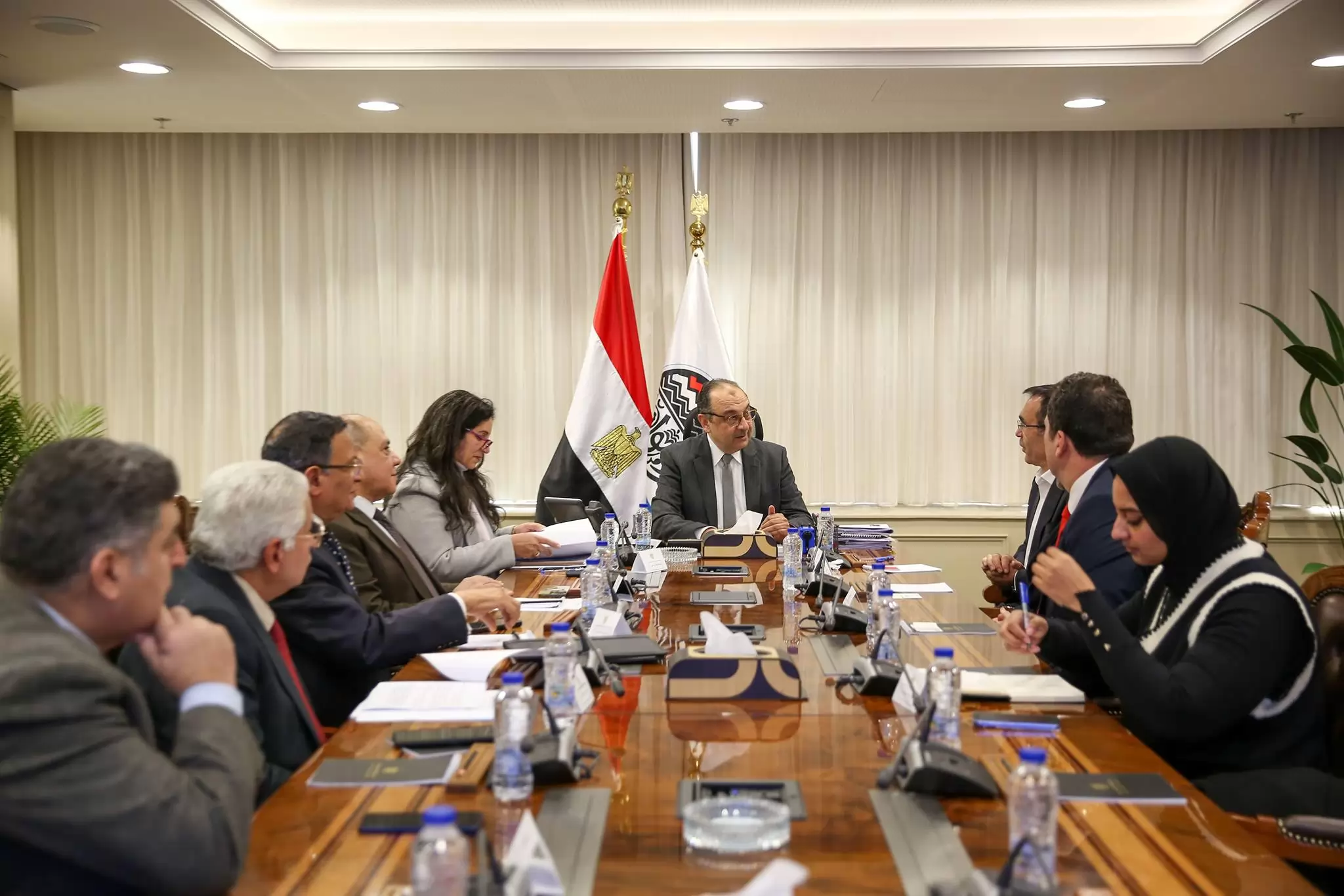 «استثمار تركي مشترك في قطاع الملابس: وزير قطاع الأعمال يلتقي المستثمرين الأتراك»