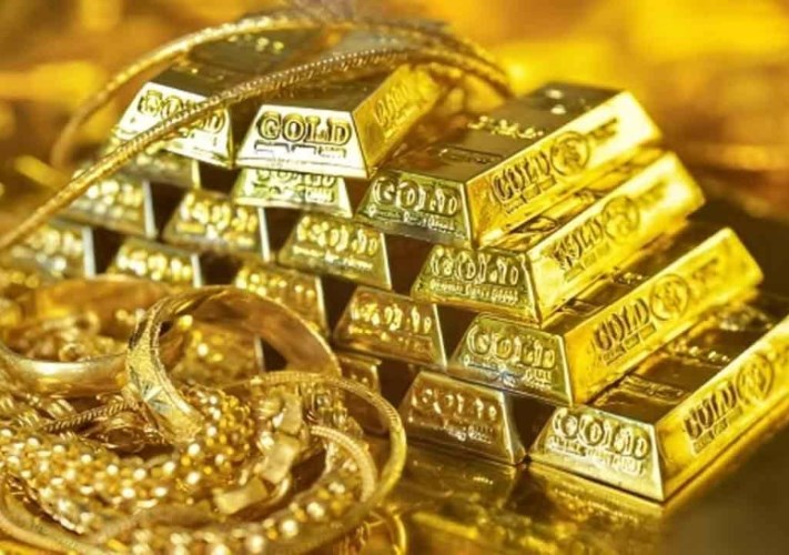 سعر الذهب العالمي يتمسك بمكاسبه القياسية بفضل استمرار الطلب