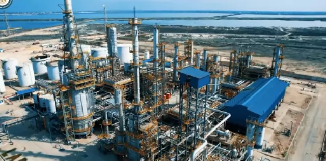 «اكتشافات جديدة في قلب صناعة البترول: العامرية للتكرير كمنارة للتقدم»