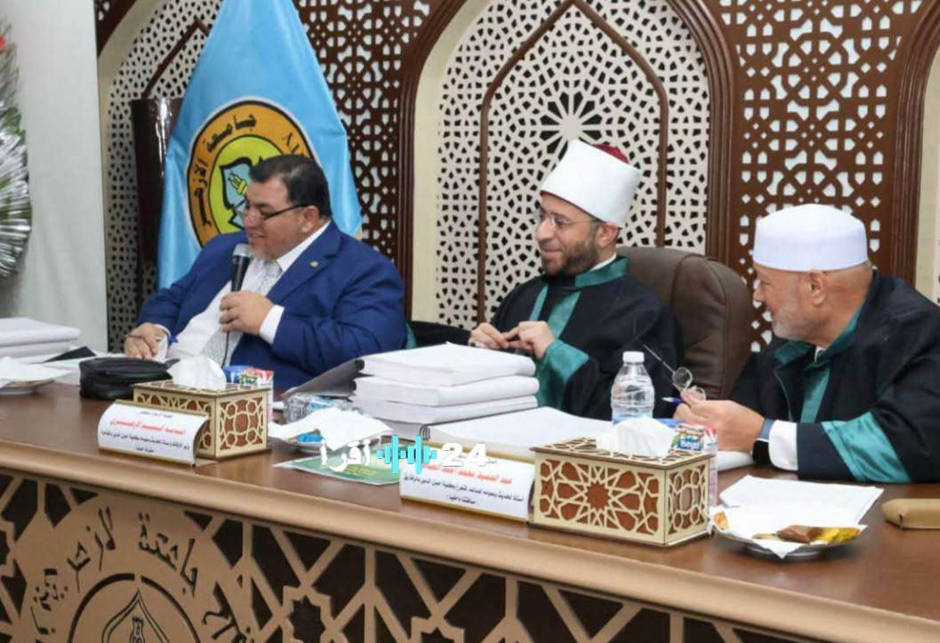 وزير الأوقاف يدعو الباحثين إلى الاجتهاد في طلب العلم وأهمية اللغة العربية