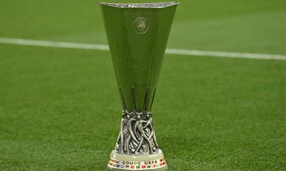 «صراع الصدارة» ليون يخطف القمة وتأهل مثير إلى دور الـ 16 وملحق الدوري الأوروبي