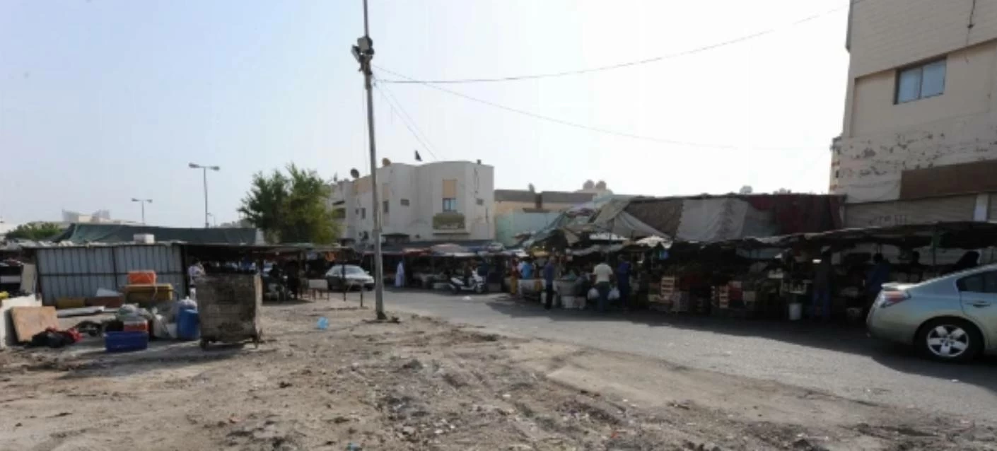 30 مخالفة لتشويه الطرق في سوق جدحفص وجميعهم خارج السجلات الرسمية