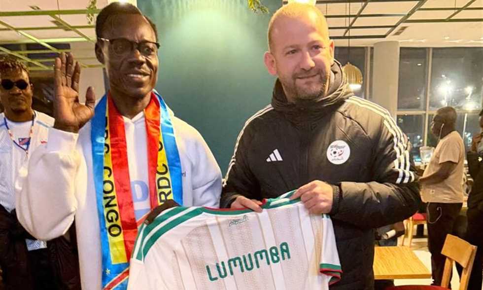 «تقديرًا للروح الرياضية» منتخب الجزائر يحتفي بمشجع كونغولي في لفتة طيبة
