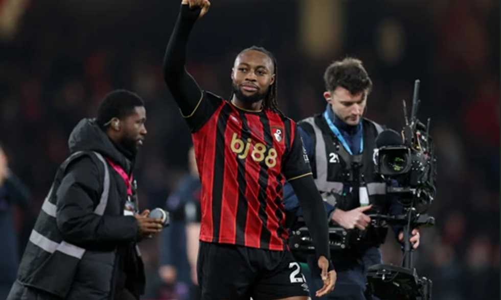 «ضربة موجعة» مدرب بورنموث يؤكد نهاية موسم سيمينيو بسبب الإصابة