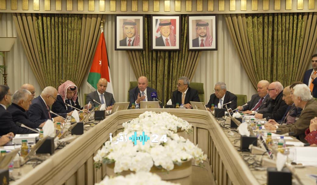 «شفافية الضمان الاجتماعي مطلب شعبي ورسمي أساسي» رئيس مجلس الأعيان يؤكد أحقية التساؤلات الشعبية ويطالب بتوضيح شفاف ومفصل حول استثمارات الضمان الاجتماعي وقروضه للحكومة