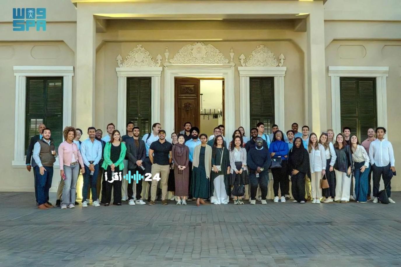 وفد من جامعة هارفارد يستعرض التراث الثقافي والمعماري لجدة التاريخية