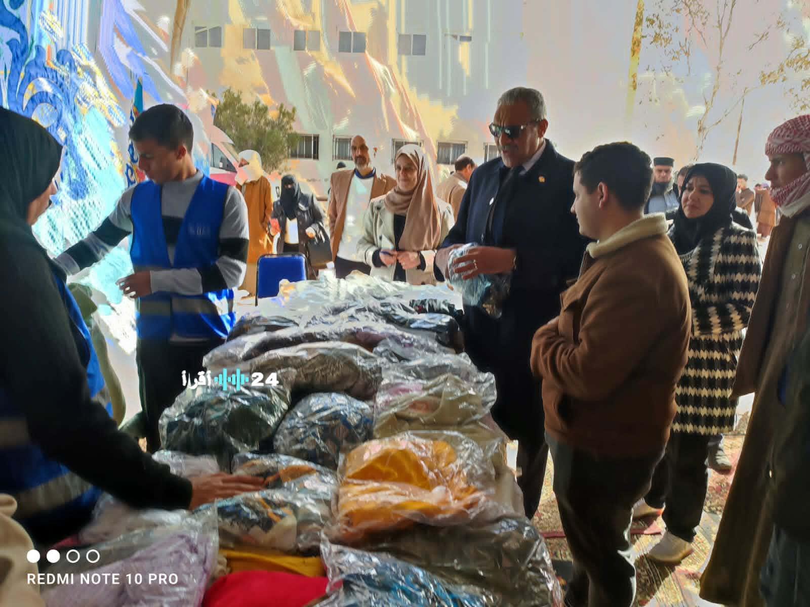 أخبارك نت | توزيع مساعدات تكافل وكرامة وبطاطين وملابس لأهالي قرية سيدي براني في مطروح