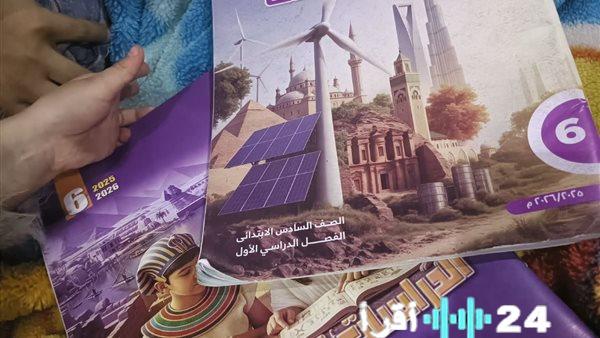 استغاثة أم بمدرسة كعبيش الهرم تفجر خطأ إداريًا طالب يؤدي امتحانًا للصف الخامس بدلًا من السادس