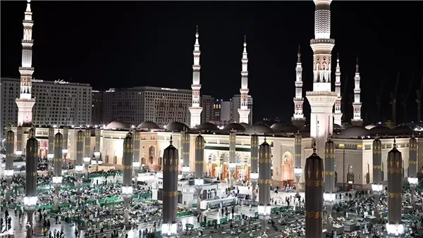 زيارة المسجد النبوي تجربة روحانية تلامس القلوب وتجمع المؤمنين
