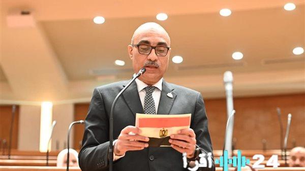 نائب برلماني يفتح ملف ضرائب هواتف المصريين بالخارج ويطالب بمساءلة الحكومة