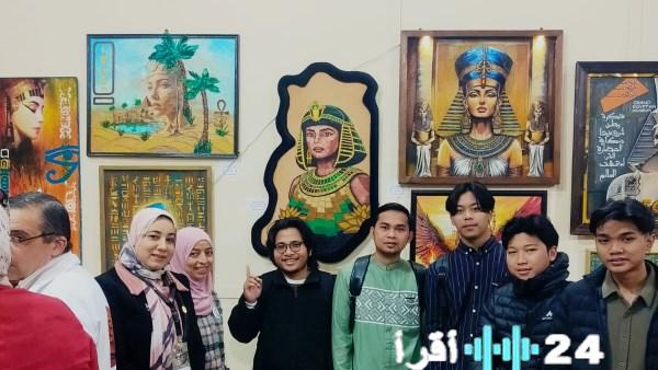 تألق إبداعات معلمي التربية الفنية بلوحات تشكيلية متميزة في جناح الأزهر