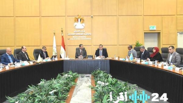 «خطوات جديدة نحو التنمية» وزير الإسكان يناقش مع محافظ دمياط تنفيذ مشروعات حياة كريمة والبنية التحتية