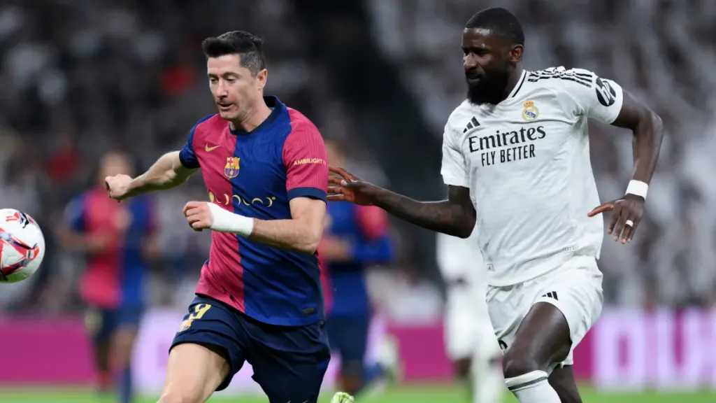 ليفاندوفسكي يعيد برشلونة للمقدمة في نهائي السوبر الإسباني 2026 أمام ريال مدريد