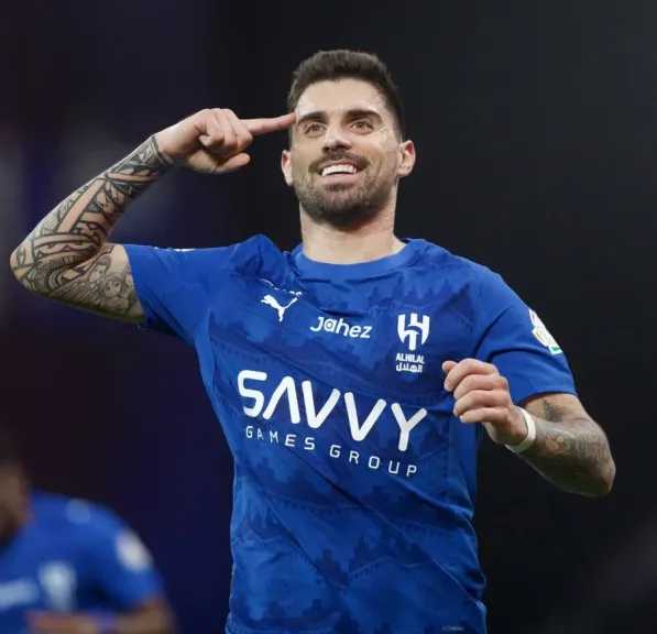 نيفيز يسجل هدفًا يعزز نتيجة الهلال أمام النصر بكلاسيكو الدوري السعودي