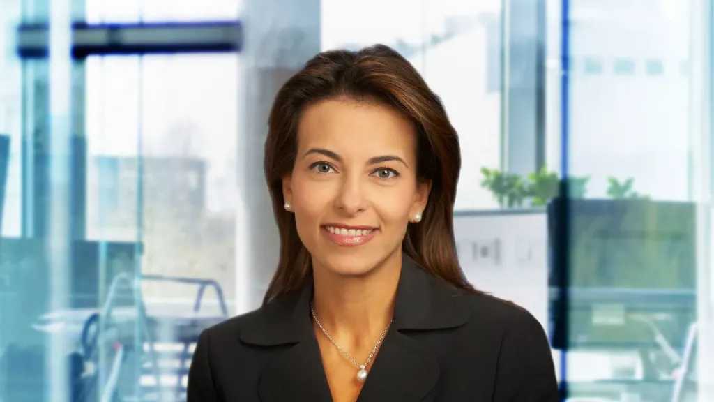 دينا باول ماكورميك رئيسة ميتا الجديدة ملفها الكامل المصرية المخضرمة بإدارة ترامب