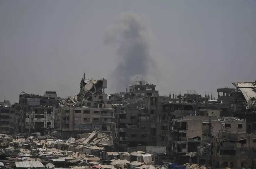 كارثة صحية وشيكة في غزة أوبئة تتفشى واستهداف الكوادر الطبيةأزمة صحية خانقة في غزة أمراض معدية تفتك بالسكان واعتداءات على الطواقمصحة غزة تنهار الأوبئة تنتشر والطواقم الطبية في مرمى الخطرغزة تواجه انهيارًا صحيًا شاملًا تفشي الأمراض واستهداف ممنهج للكوادر الطبيةأوبئة وكوارث صحية في غزة استهداف متواصل للطواقم الطبية