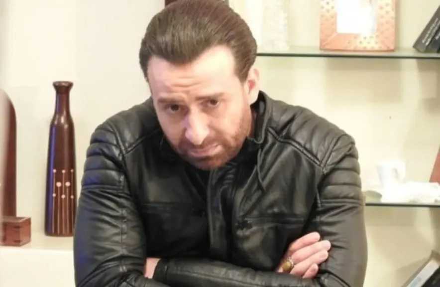 وفاة والدة الفنان نضال الشافعي بعد أشهر من رحيل زوجته تفاصيل صدمة جديدة للفنان