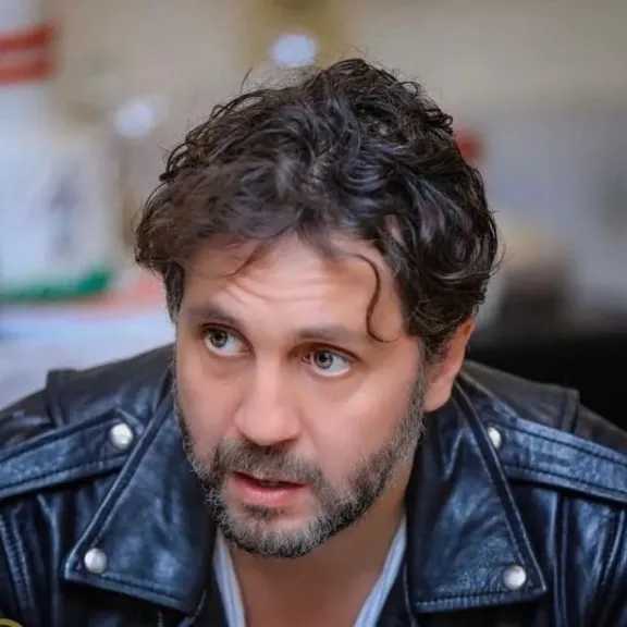 هشام ماجد يفجر الضحك في لجان الامتحانات مع عودة عصابة برشامة