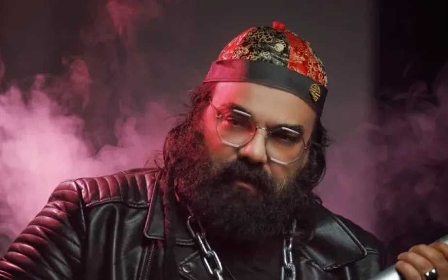 *   نادر أبو الليف يفجر تصريحًا مذيعة شهيرة حظرته بعد استغلالها له
*   صدمة نادر أبو الليف يكشف تفاصيل حظر مذيعة شهيرة له عقب استفادتها
*   الفنان نادر أبو الليف يتهم مذيعة شهيرة بالاستغلال وحظره بعد نكران الجميل