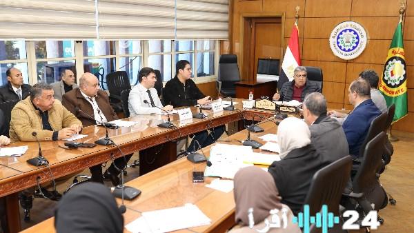 «ضوابط حاسمة لإنهاء فوضى الإعلانات» محافظ الدقهلية يحسم ملف إعلانات الشوارع ويُفعل لائحة المواصفات المقررة