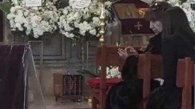 جنازة هلي الرحباني تشهد حضور هدى حداد شقيقة فيروز بحالة نفسية متأثرة